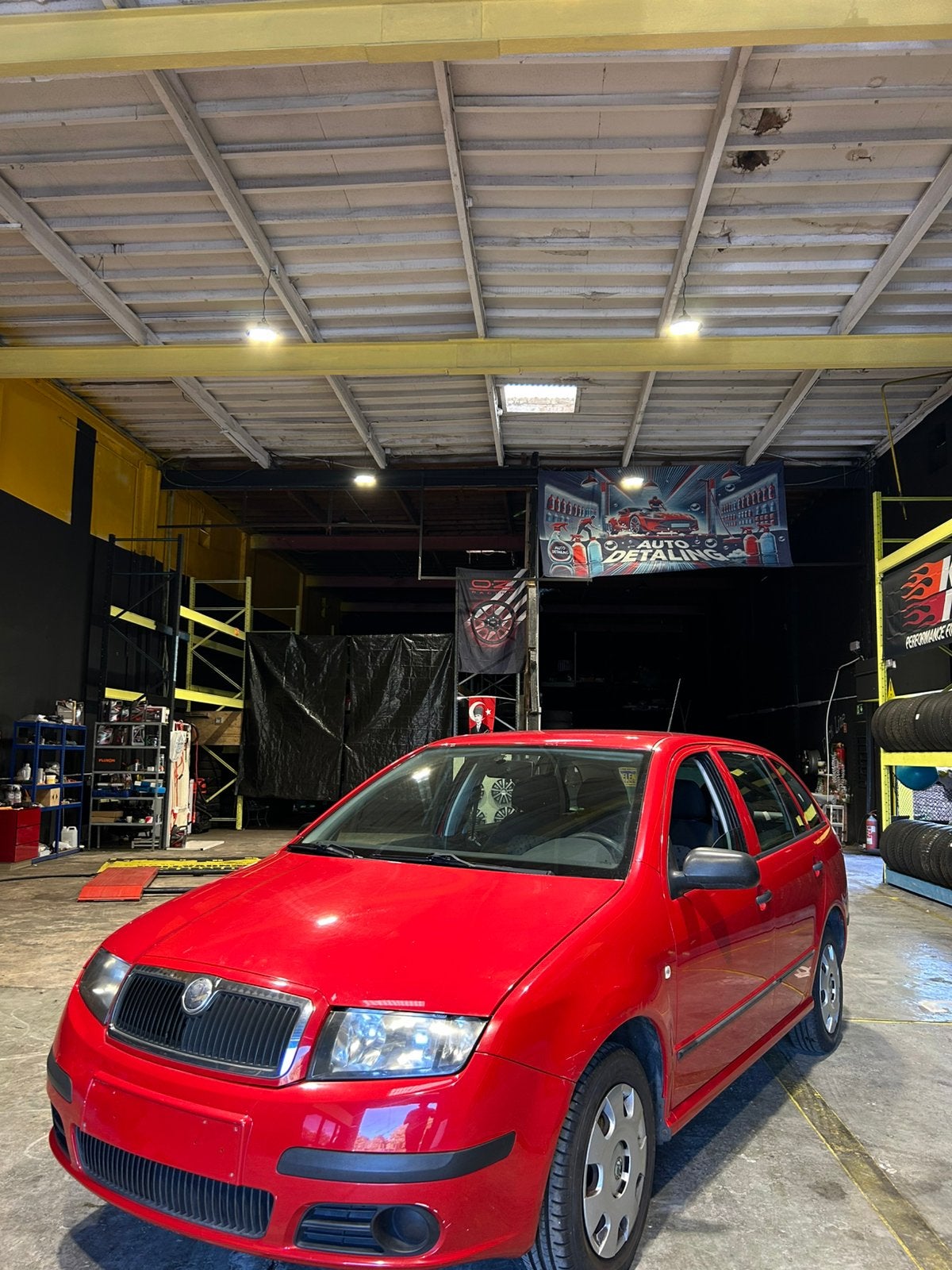 Skoda Fabia 1.2 Essence – Euro 4 – 2006, Rouge, Achat, Attache-remorque, Boîte manuelle