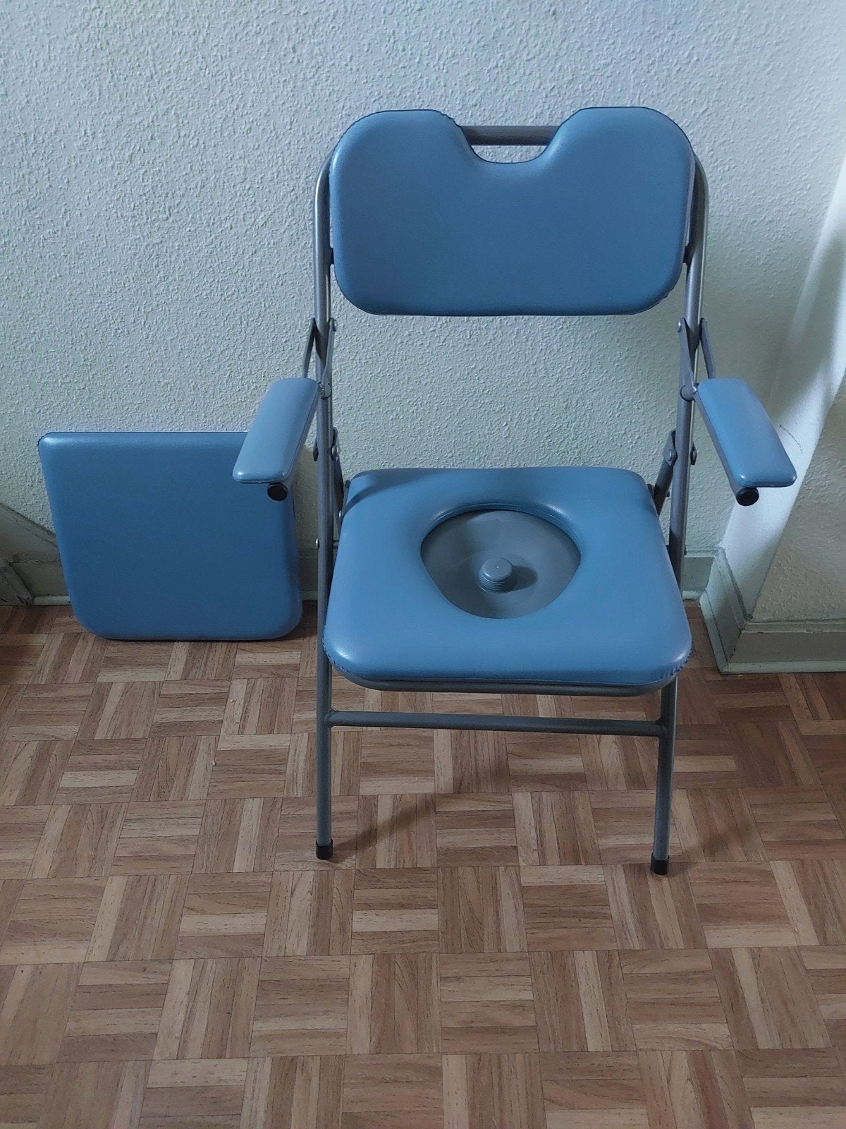 chaise percée pliable, Divers, Enlèvement