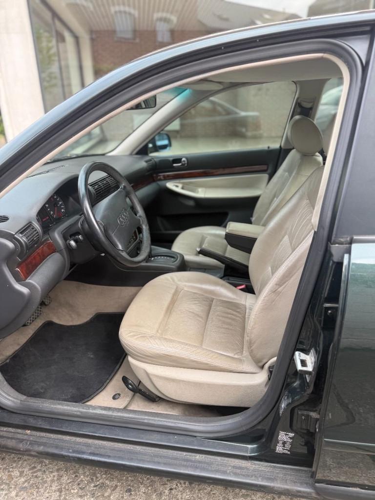 Audi A4 1.8 (bj 1997, automaat), Stof, Bedrijf, Berline, 1781 cc
