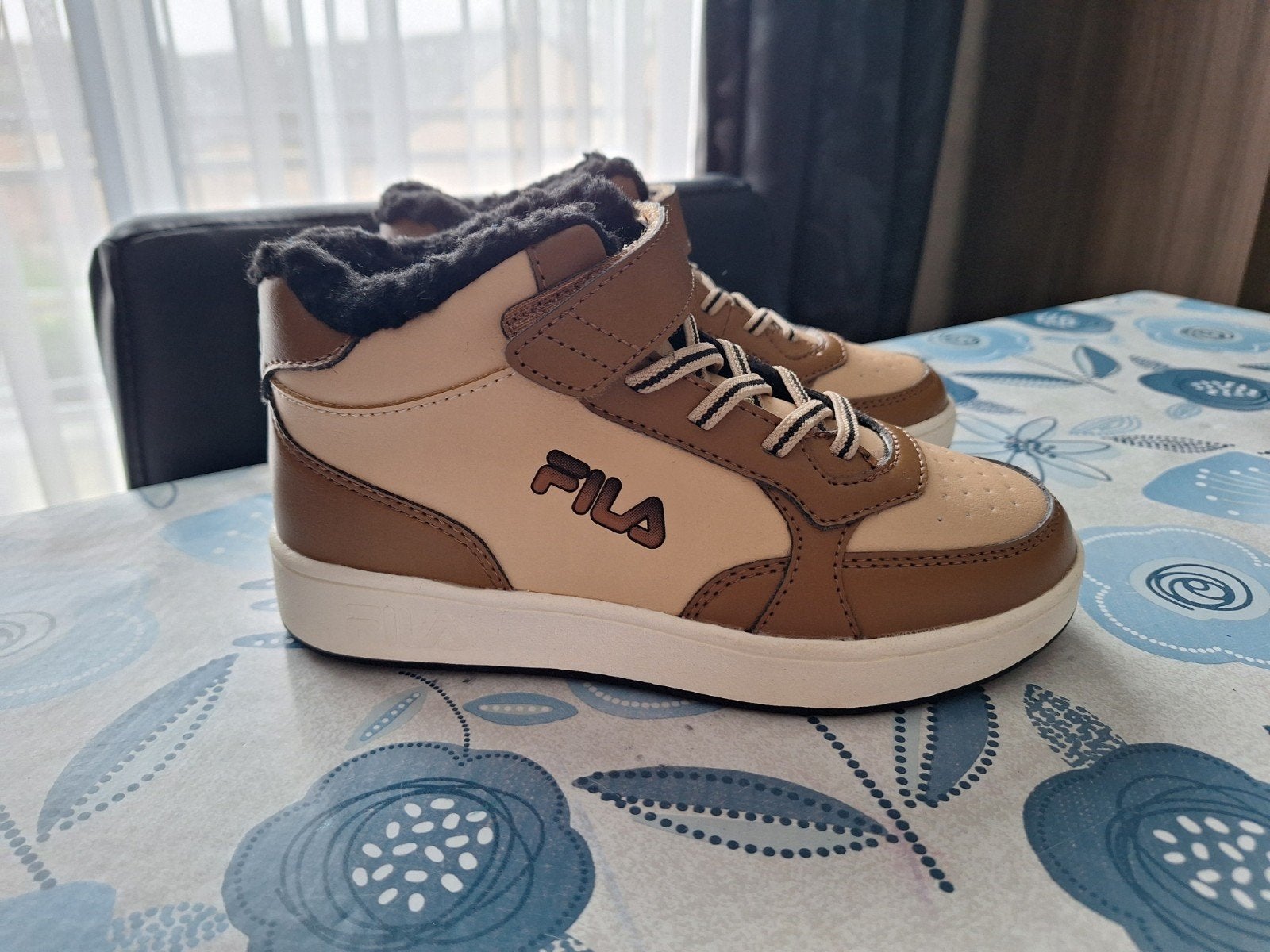 Sneakers maat 32, Kinderen en Baby's, Kinderkleding | Schoenen en Sokken, Ophalen