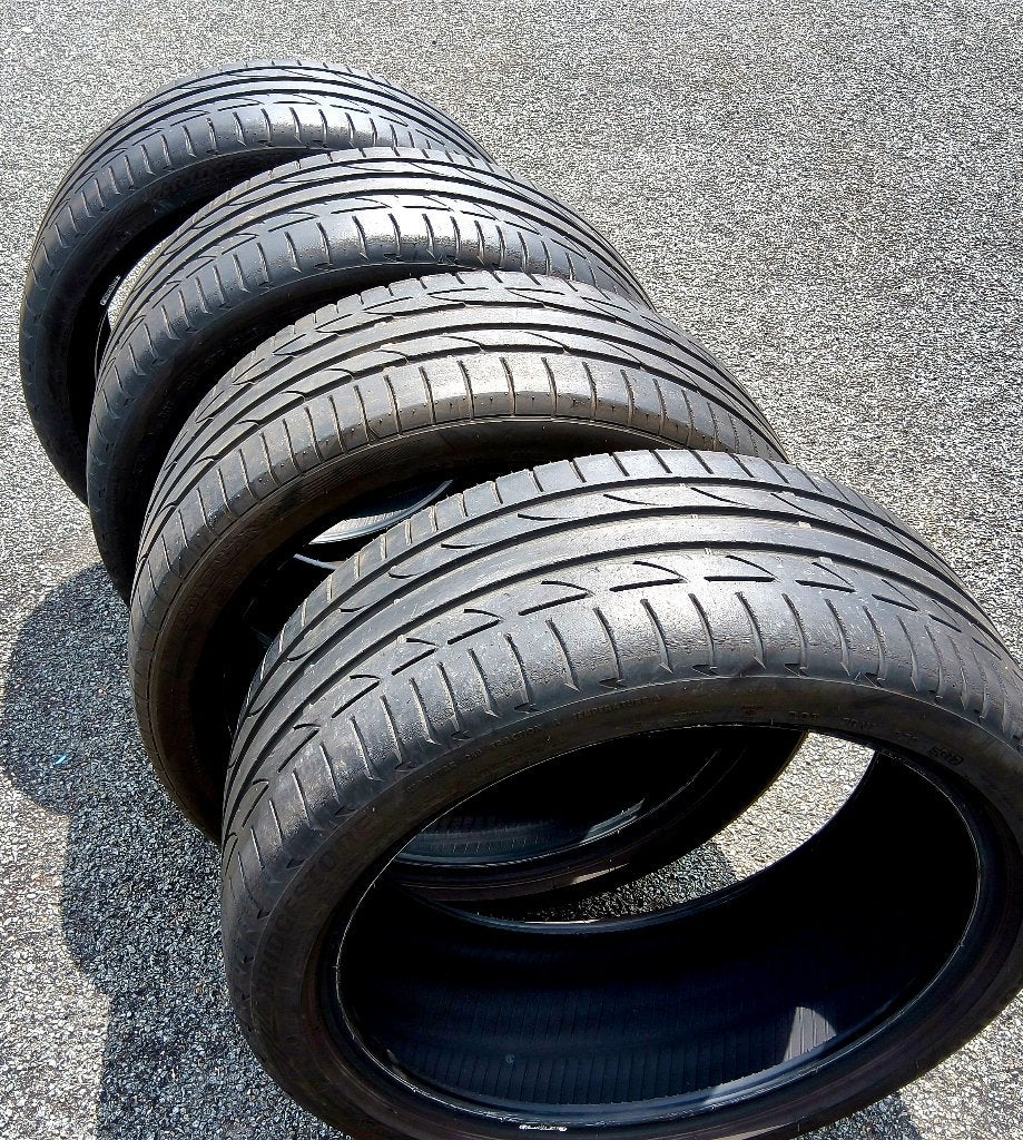 Très bons pneus été Bridgestone Potenza 235/40-19, Gebruikt, 235 mm, Band(en), Zomerbanden