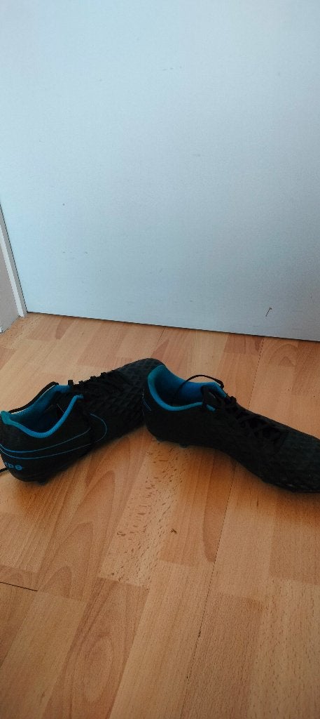 Nike tempo voetbalschoenen, Sports & Fitness, Football, Enlèvement ou Envoi, Comme neuf, Chaussures