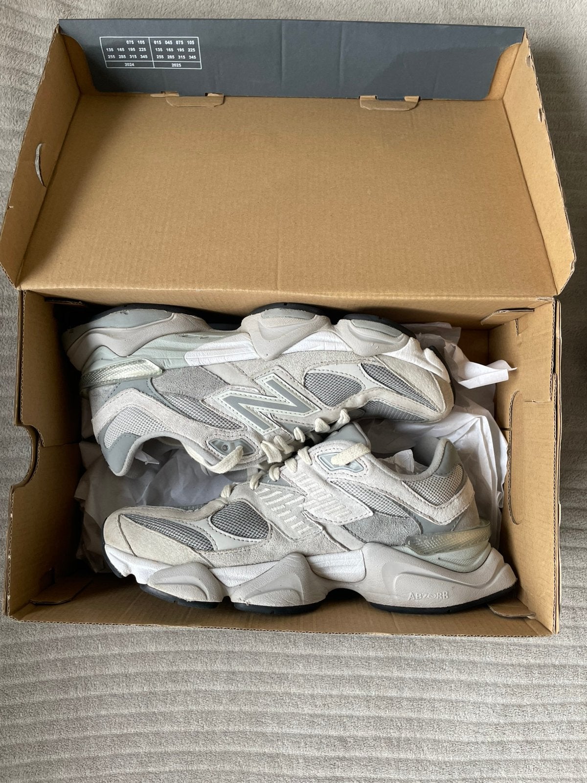 New Balance9060 beige schoenen in zeer goede staat, Kleding | Dames, Schoenen, Ophalen of Verzenden, Zo goed als nieuw, Beige
