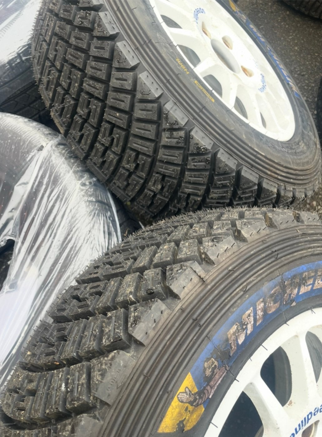 Pneus Compétition Terre - Michelin & Pirelli (15 pouces), Autos : Divers, Pièces de sport automobile, Enlèvement, Comme neuf