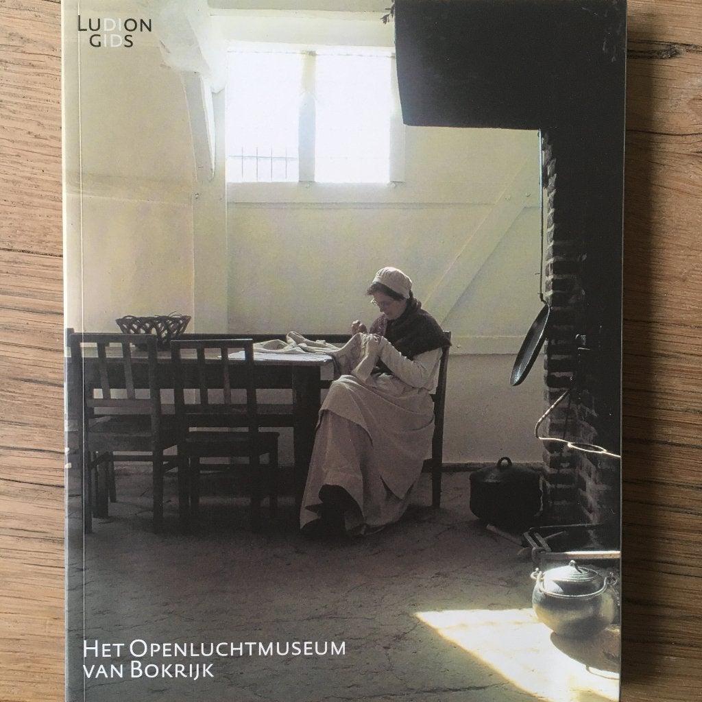 HET OPENLUCHTMUSEUM VAN BOKRIJK  -  Laurens De Keyzer, Boeken, Nieuw, Ophalen of Verzenden, Reisgids of -boek, Laurens De Keyzer - Bezige Bij