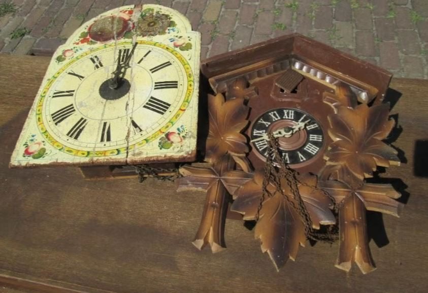 2 Oude Wandklokken, Antiek en Kunst, Ophalen of Verzenden