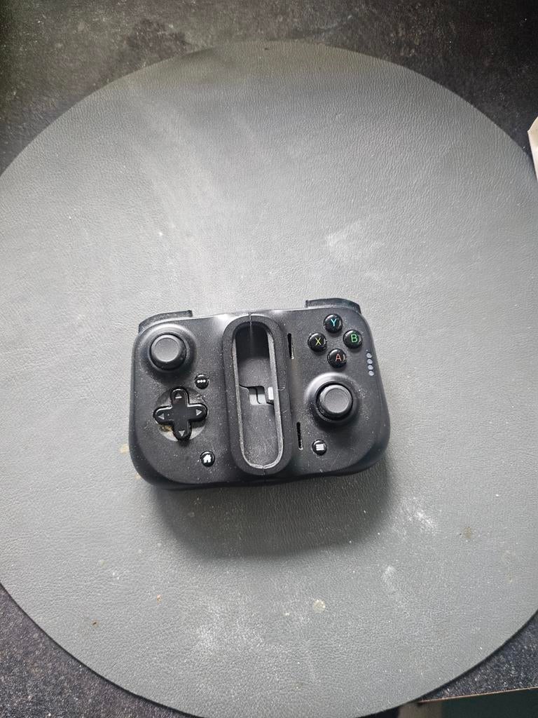 Razer game controller voor iphone, Ophalen