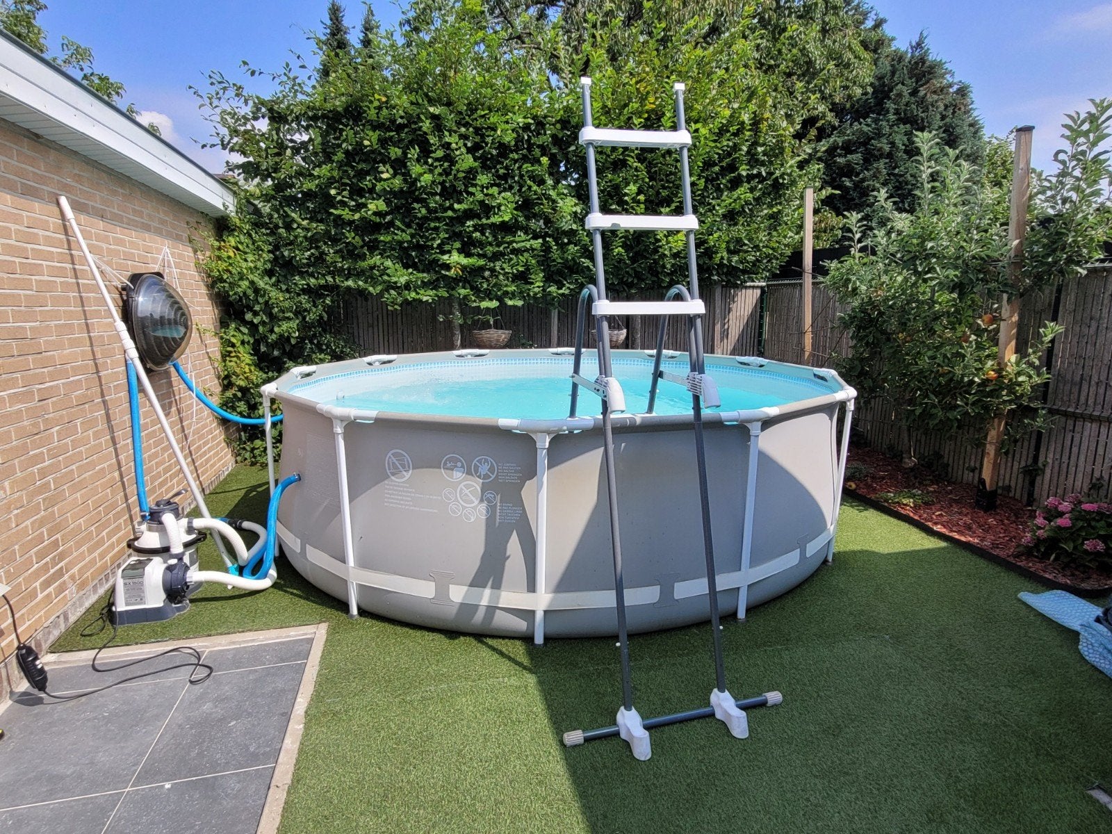 Intex zwembad compleet – zandfilter + zonneverwarming + ladd, Ophalen