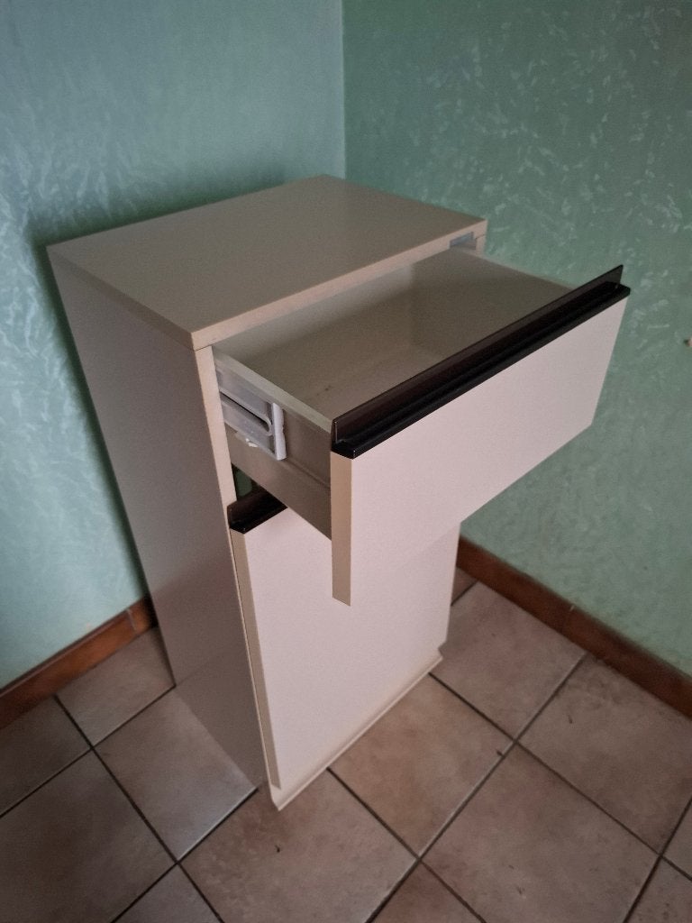 Kastje met schuif en mand voor vuillinnen, Huis en Inrichting, Ophalen, Minder dan 50 cm, Gebruikt, Eenvoudig
