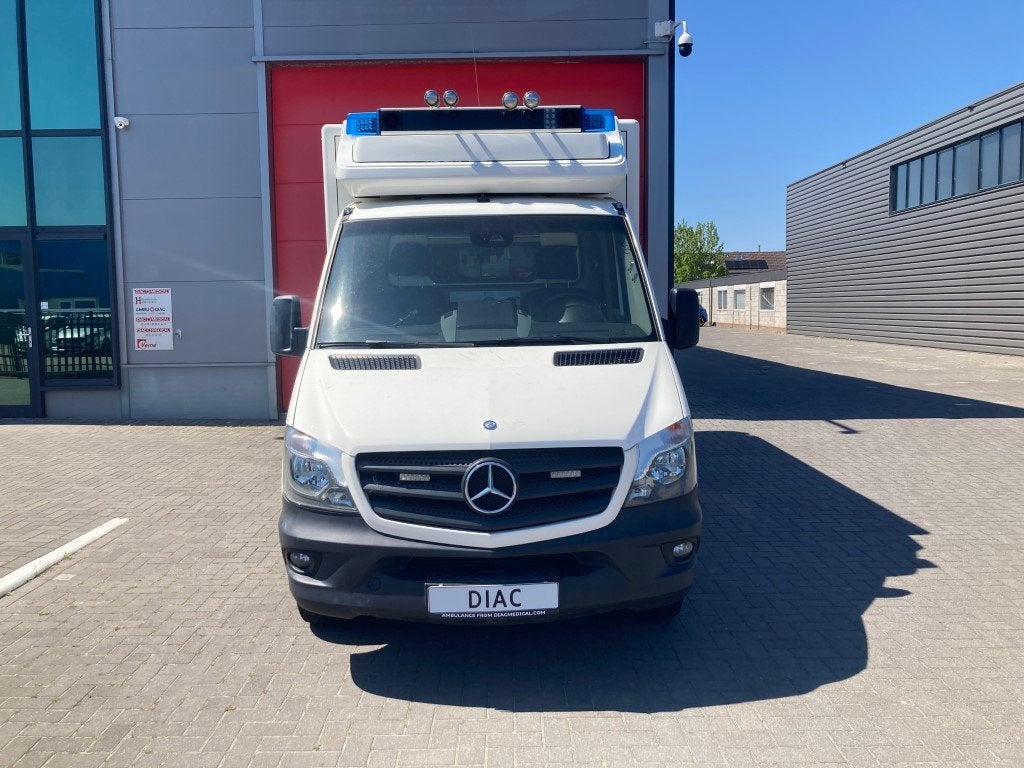 Mercedes-Benz Sprinter 419 Container Ambulance (bj 2018), Auto's, Automaat, Gebruikt, Euro 6, Mercedes-Benz