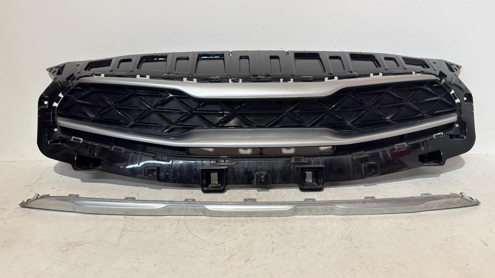 Calandre et aileron inf rieur de la Kia xCeed, Kia, Heolleung-ro 12
06797  Seoul, Utilisé, Info@kia.com