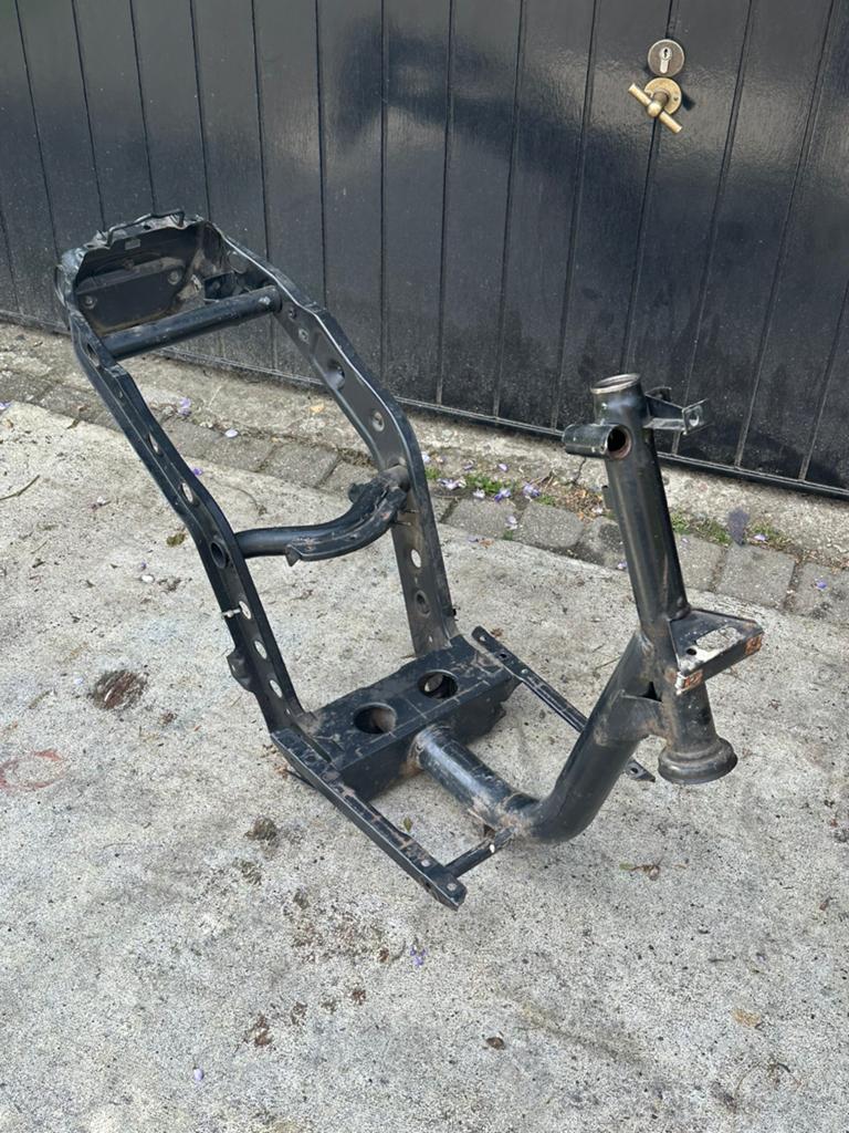 Piaggio type 3 frame, Motoren, Ophalen