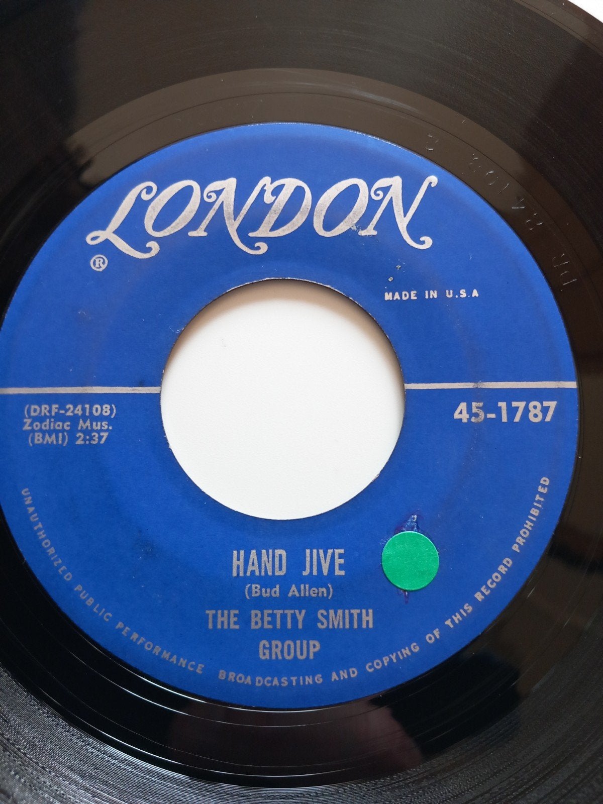 THE BETTY SMITH GROUP. ROCK A BILLY . USA 45T, Enlèvement ou Envoi