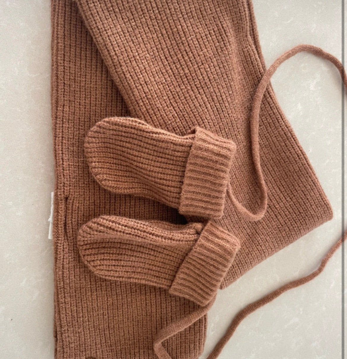 Écharpe et gants pour bébé, Enlèvement, Neuf, Écharpe
