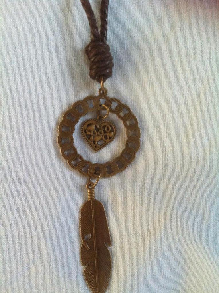 Halsketting met hartje, Handtassen en Accessoires, Kettingen, Ophalen, Nieuw, Bruin, Met hanger