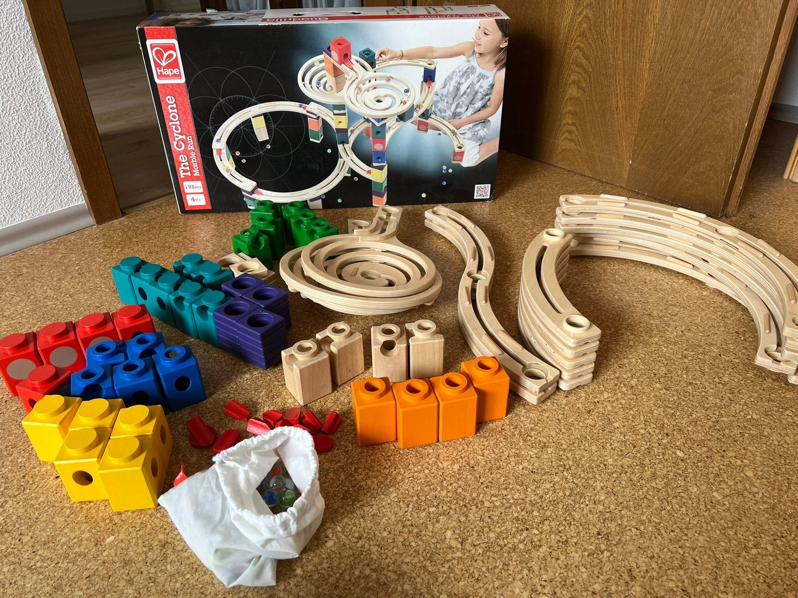 Quadrilla The Cyclone hout knikkerbaan, Ophalen of Verzenden, Zo goed als nieuw