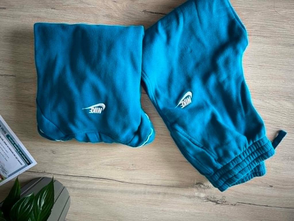 Trainingen van Nike en adidas voor kinderen, Enfants & Bébés, Vêtements enfant | Taille 152, Enlèvement, Comme neuf