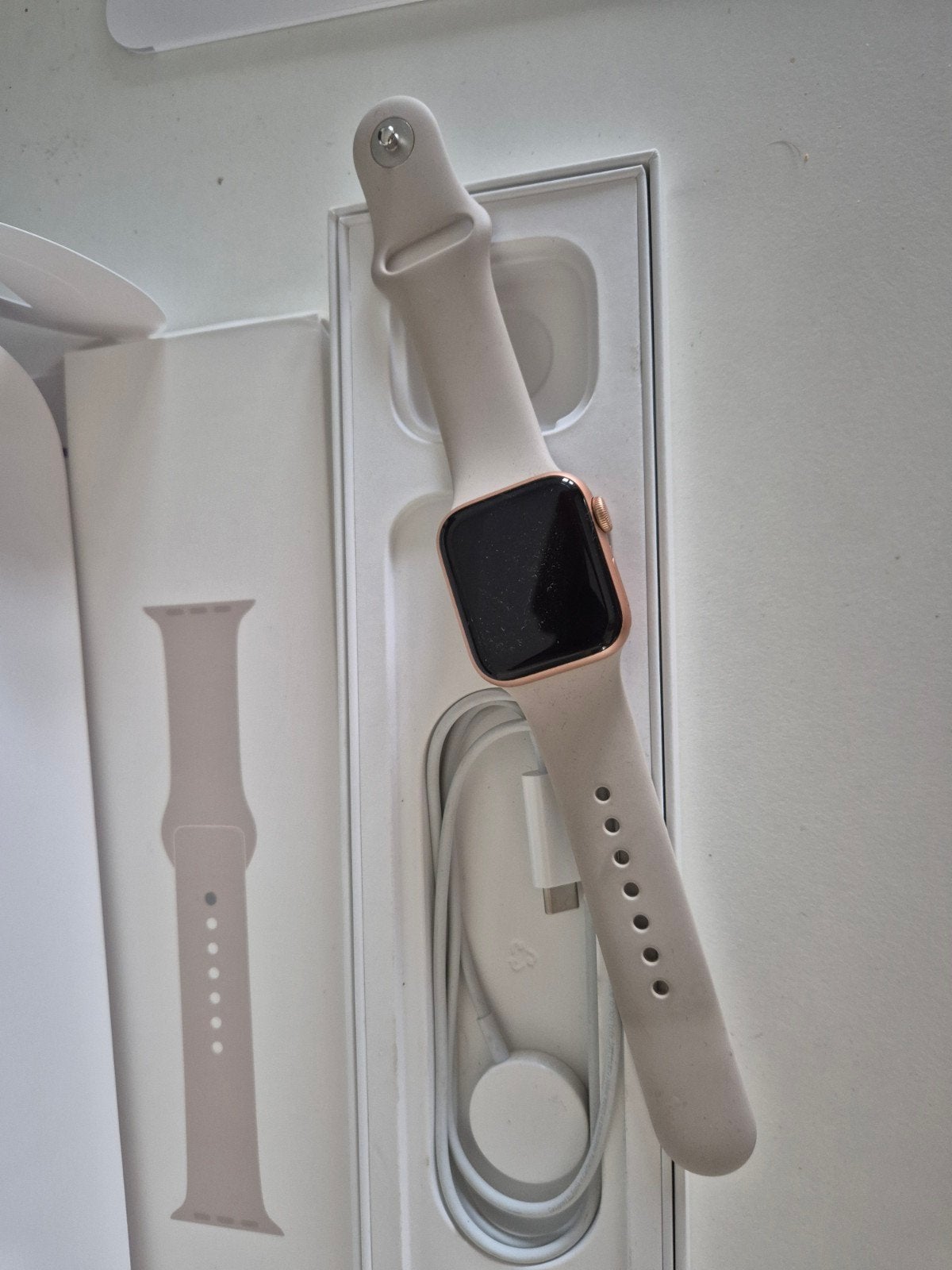 Apple watch se 40mm, Bijoux, Sacs & Beauté, Montres connectées, Enlèvement