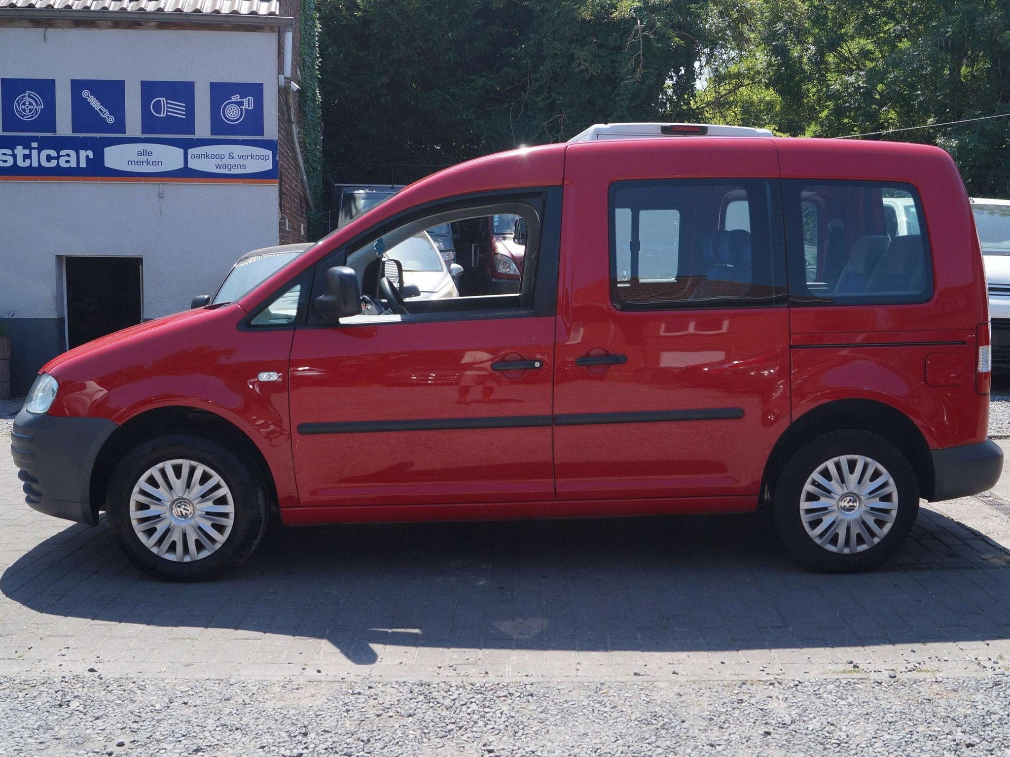 Volkswagen Caddy Caddy People 1.4i 7pl., Rouge, Autres modèles, Achat, https://public.car-pass.be/vhr/7e007e22-cfa9-4bbf-9abe-9b796e09b71a