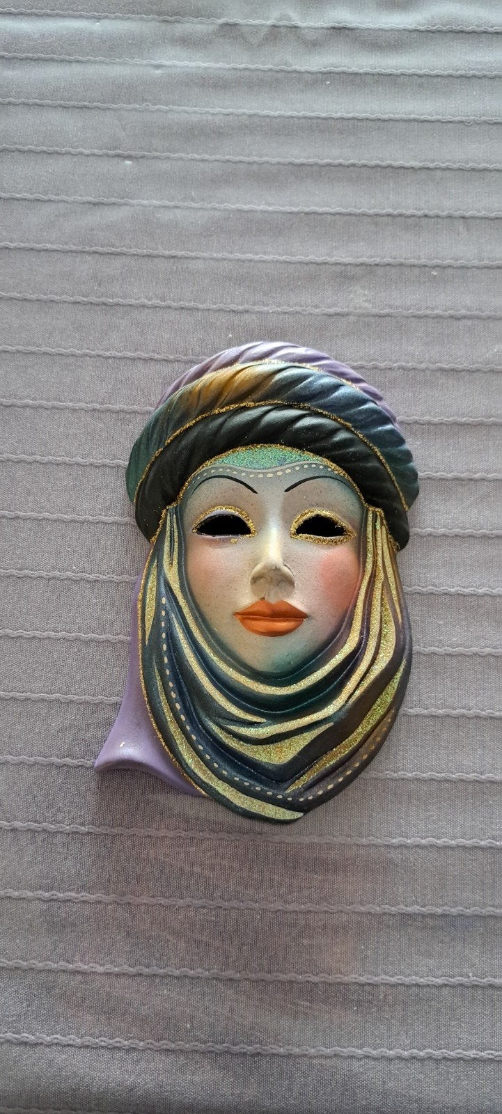 Masque de décoration, Enlèvement