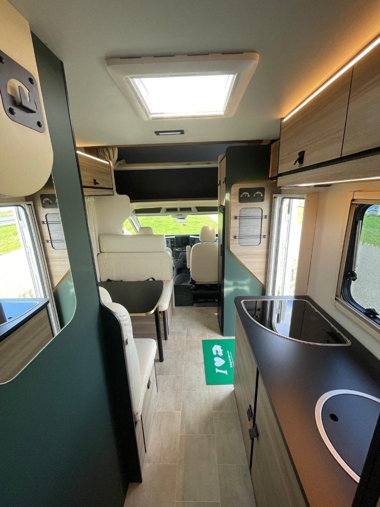 Rimor Kilig 5 uit 2026 11000 km, Caravans en Kamperen, Automaat, Alkoof, Ringverwarming, Ford
