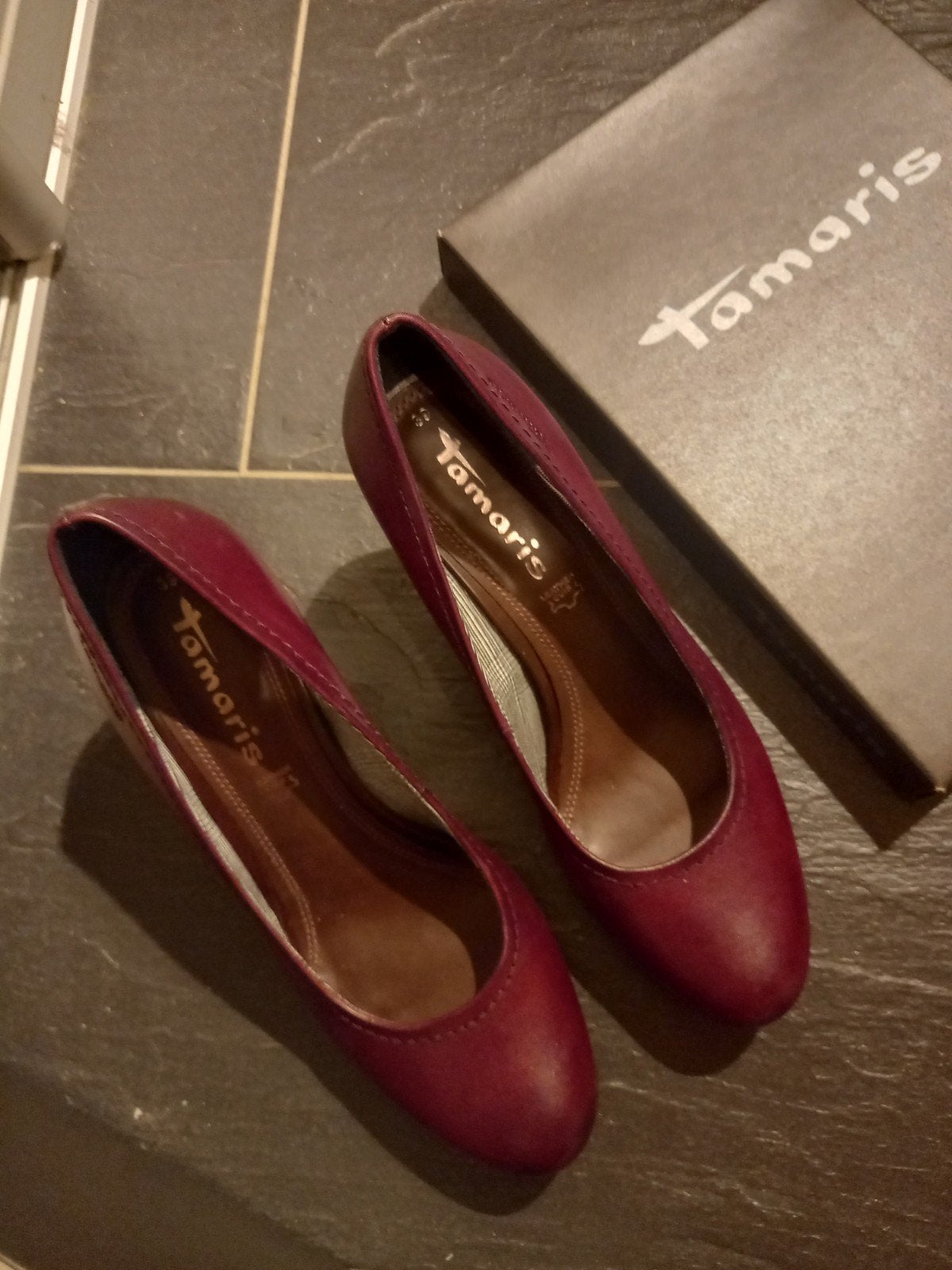 Tamaris pumps maat 39, Ophalen of Verzenden, Pumps