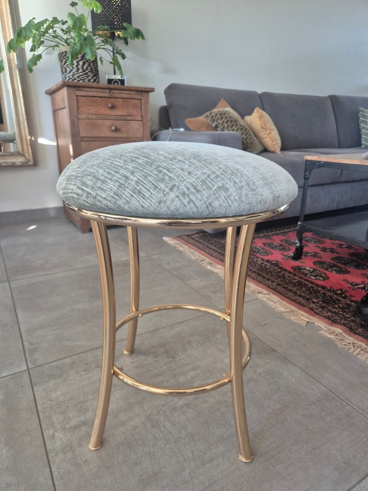 Vintage krukje/poef – goudkleurig met groen fluwelen zitvlak, Huis en Inrichting, Ophalen