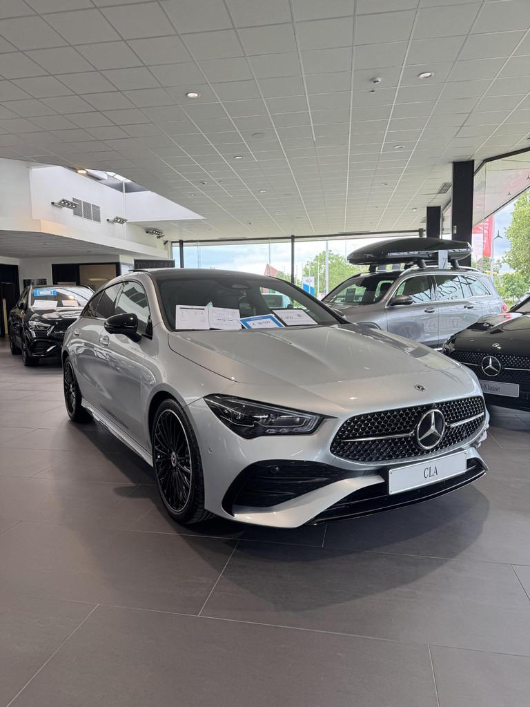 Mercedes-Benz CLA-klasse Shooting Brake CLA 180 Star Edition, Auto's, Mercedes-Benz, CLA, Stof, Zwart, 4 cilinders