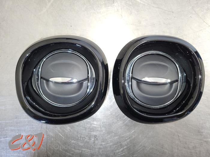 Grille aération tableau de bord d'un Opel Vivaro, -, Opel, 3 mois de garantie, Utilisé