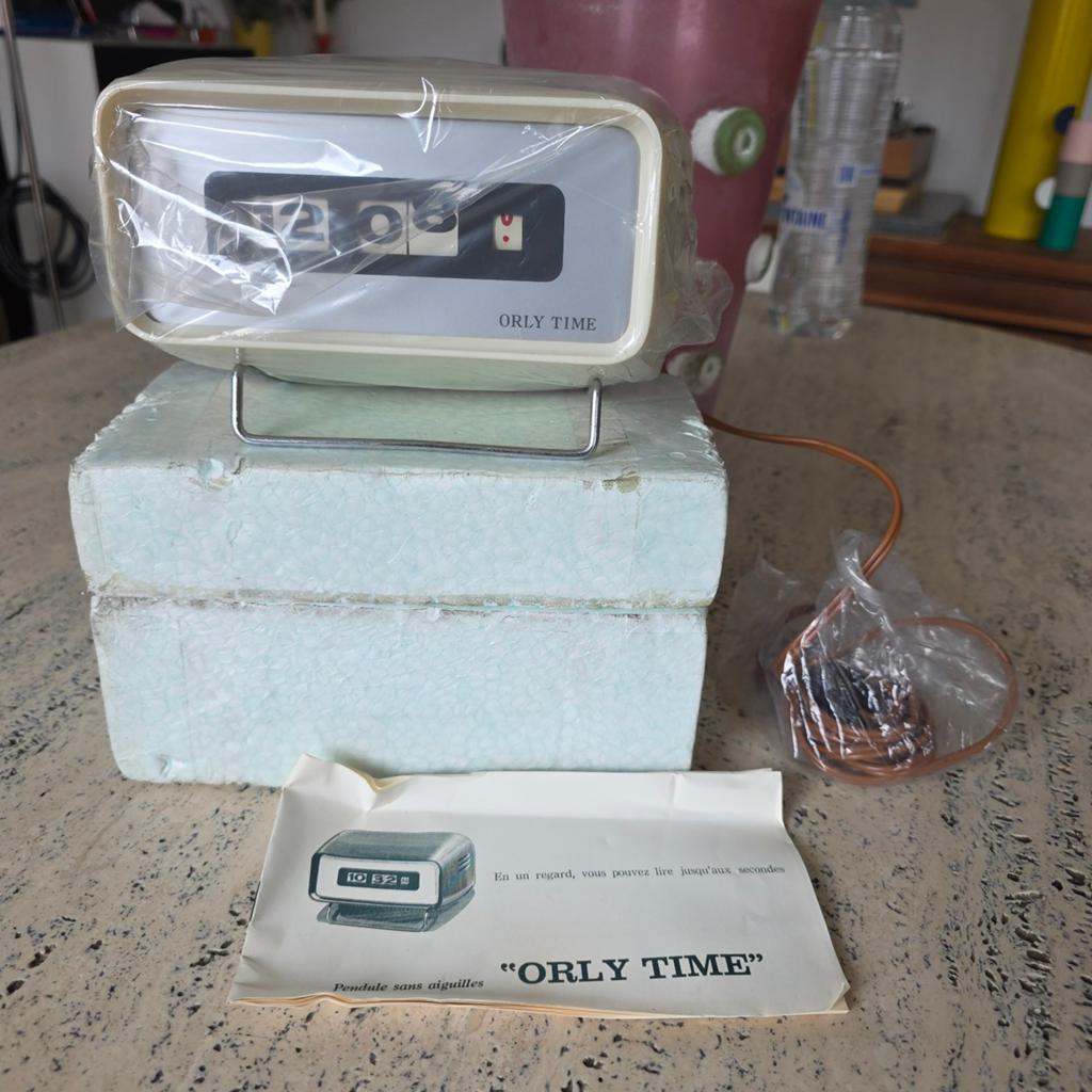 Nieuwe vintage boxed klok Koseisha Orly Time, Antiek en Kunst, Ophalen of Verzenden