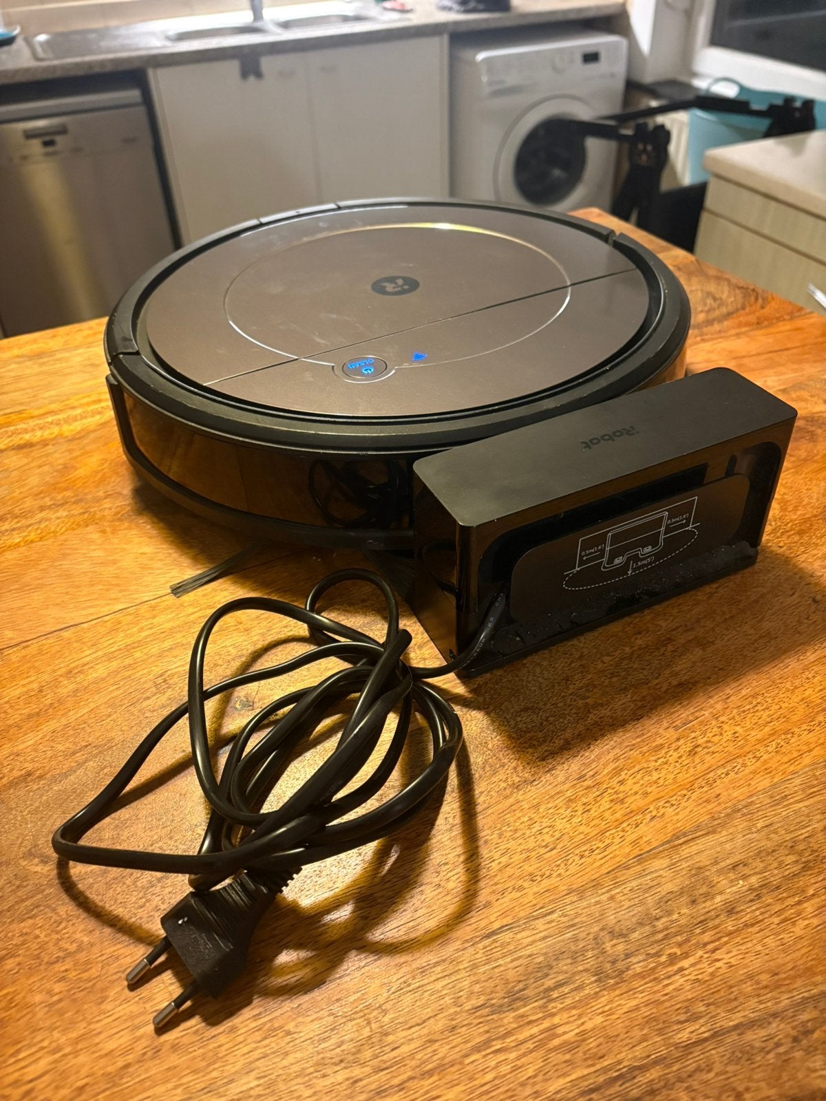 iRobot Roomba Combo RVF-Y1 robotstofzuiger en dweil, Elektronische apparatuur, Ophalen, Zo goed als nieuw, Reservoir, IRobot