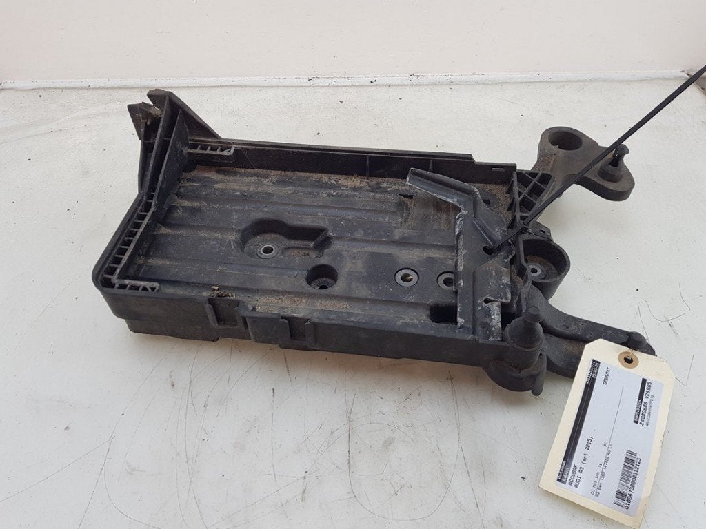 ACCUBAK Audi A3 Sportback (8VA / 8VF) (01-2012/10-2020), Info@audi.de, Audi, Audi AG, Gebruikt