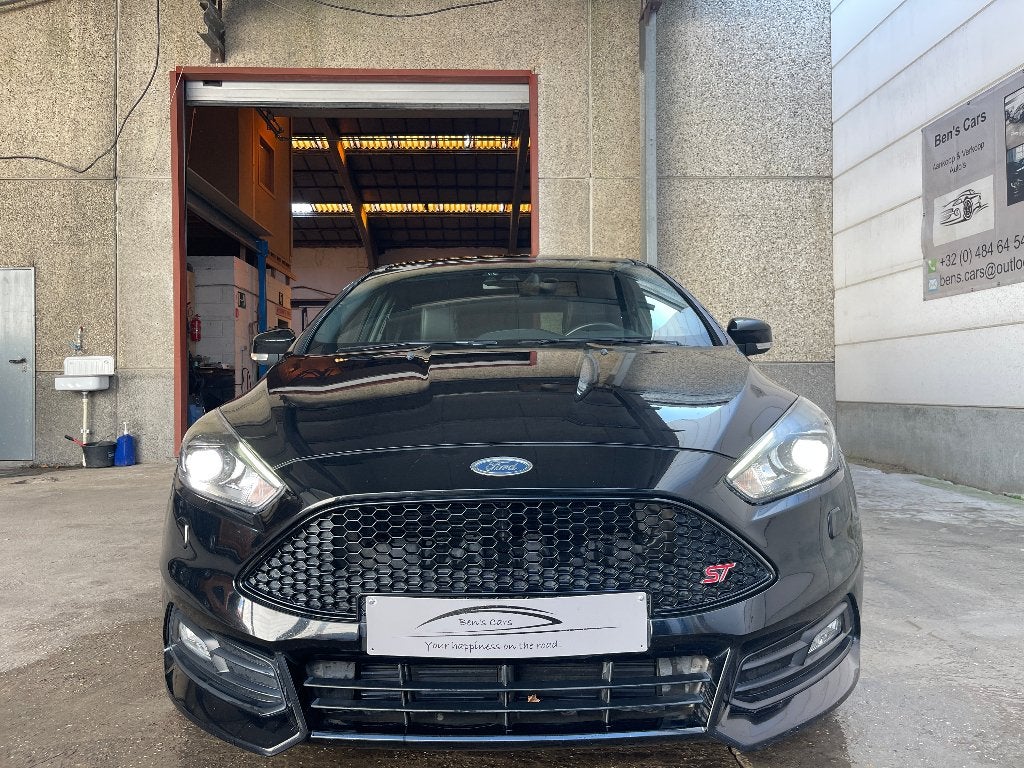 Ford Focus ST 2.0T Milltek 250PK  * Xenon/GPS *, Dealer onderhouden, 4 cilinders, Leder en Stof, Zwart