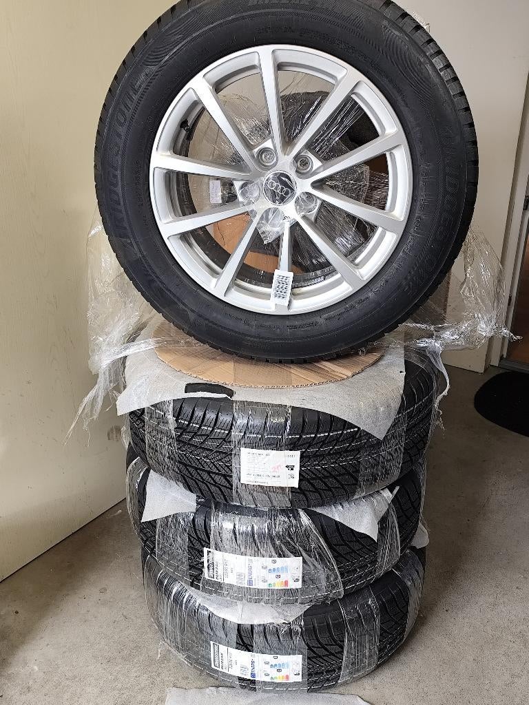 Audi A6 4K Nieuwe set 17 inch velgen winterbanden 225/60R17, Auto-onderdelen, Ophalen, Audi
