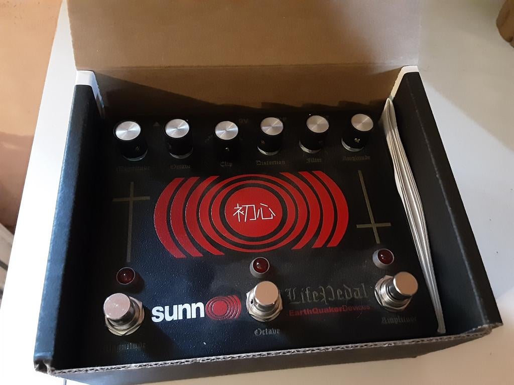 Life Pedal V3 Earthquaker-apparaten, Ophalen