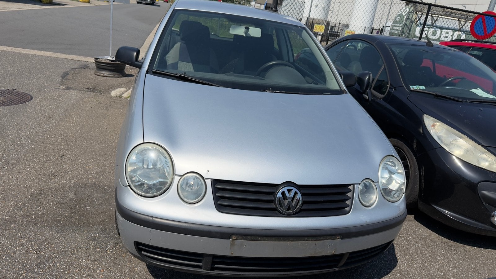 Volkswagen Polo 1.4 i Automaat zo mee te nemen, Auto's, Automaat, 75 kW, Stof, Zwart