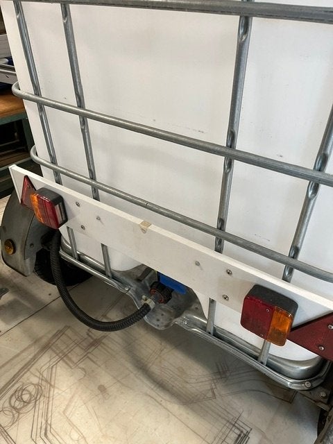 Nieuw 1000 liter IBC ton op aanhanger., Tuin en Terras, Regentonnen, Nieuw, Kunststof, 150 liter of meer, Met kraantje, Ophalen
