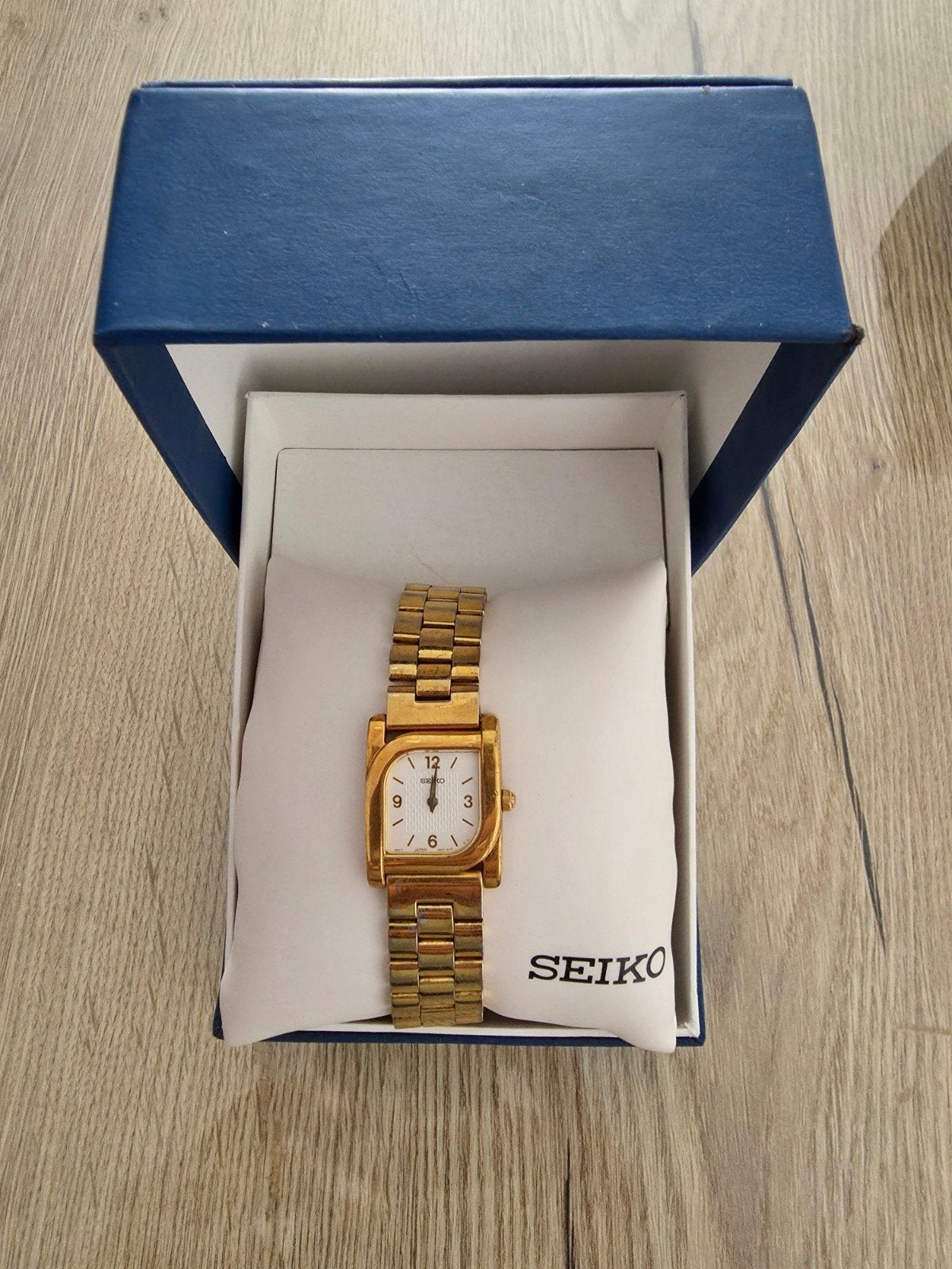 Seiko Quartz vintage dameshorloge - asymmetrische behuizing, Handtassen en Accessoires, Horloges | Dames, Seiko, Gebruikt, Polshorloge