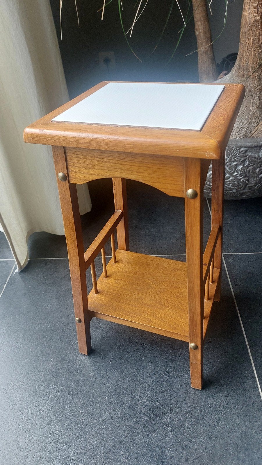 Vintage Houten Plantentafel met Tegelblad (Hoogte 50 cm) – P, Ophalen of Verzenden