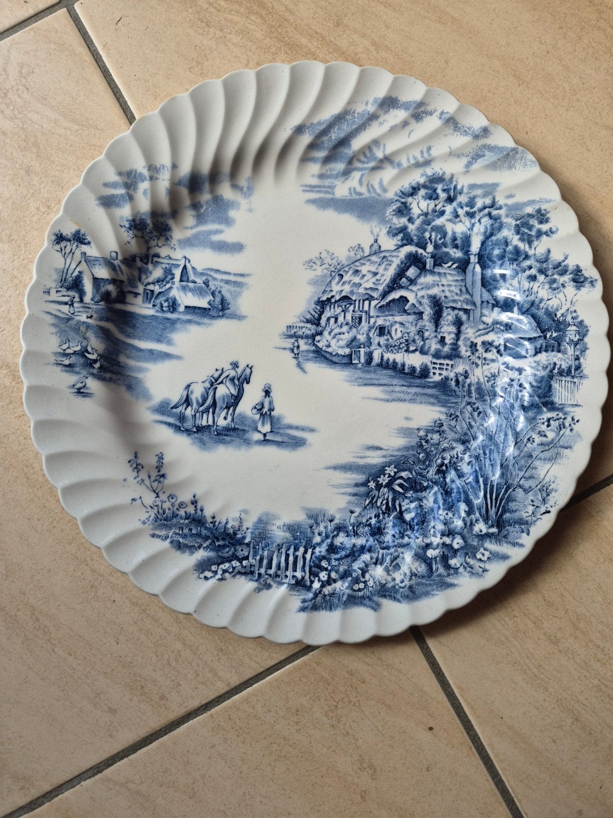Happy England rond dienblad, Antiek en Kunst, Ophalen