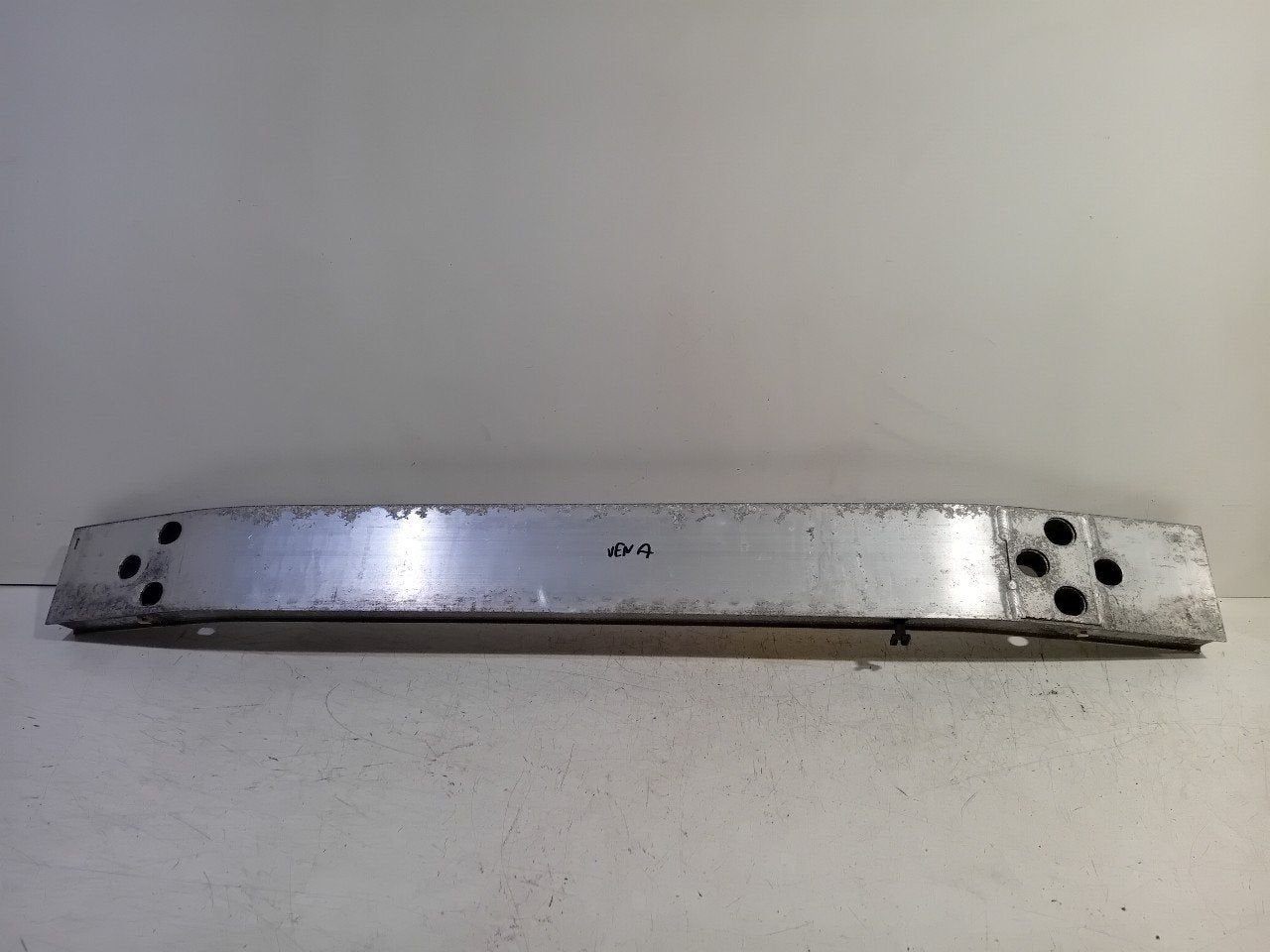 Bumperbalk achter Lexus GS, Onderdelen@venauto.nl, Van der Ven Autorecycling B.V., Gebruikt, Ettenseweg 76, 4706 PB Roosendaal, The Netherlands