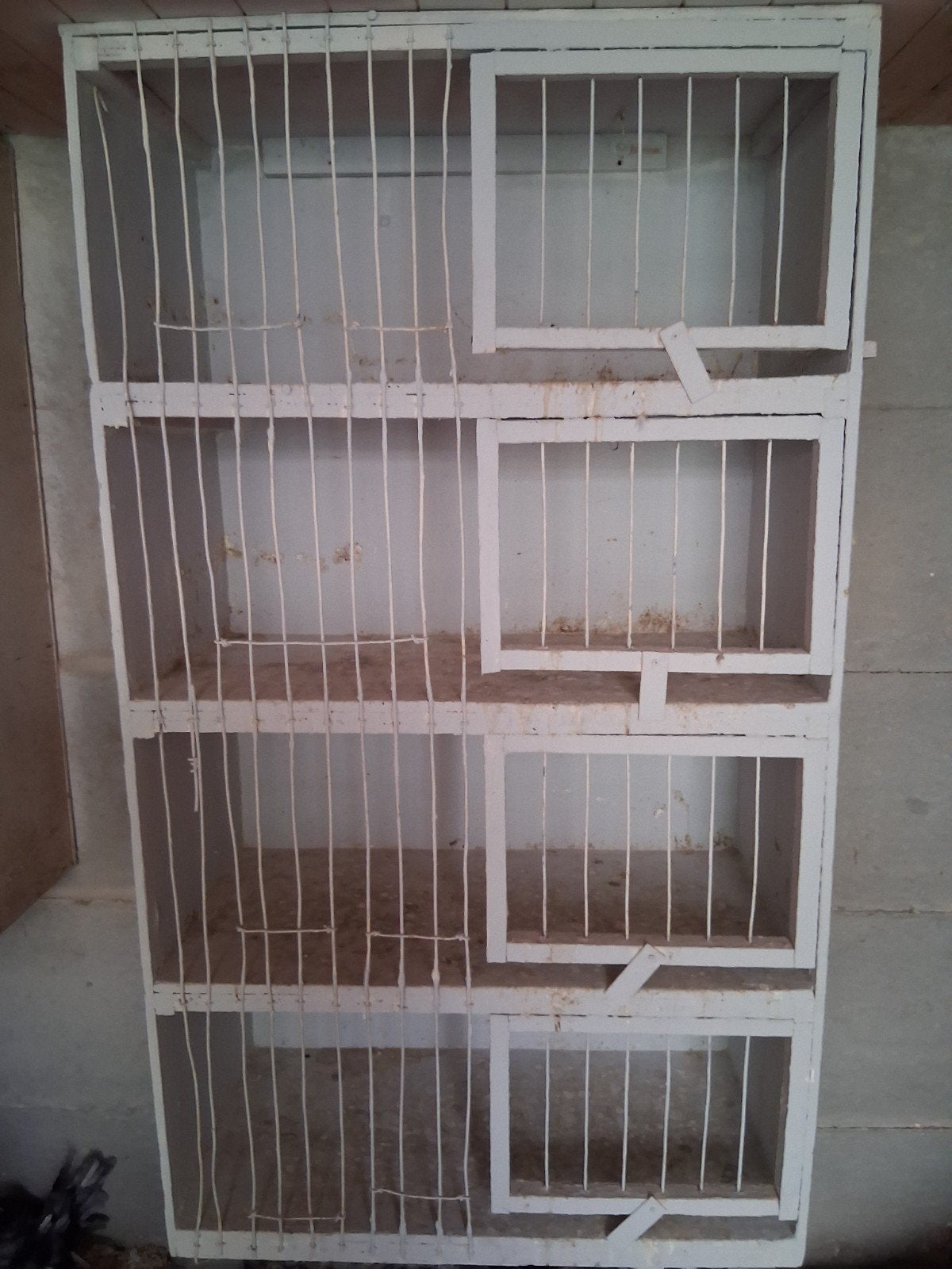 boîtes à pigeons, Enlèvement