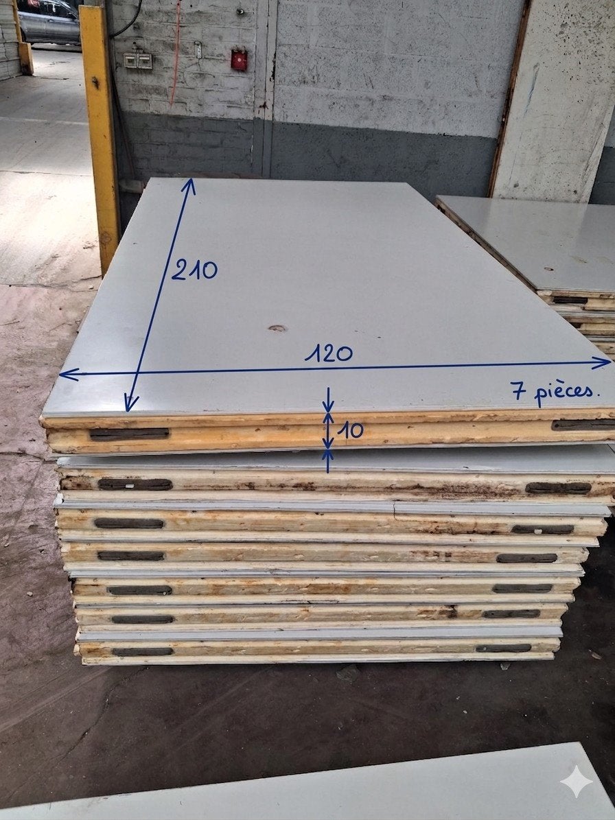 Chambre froide modulaire démontable avec porte isotherme.