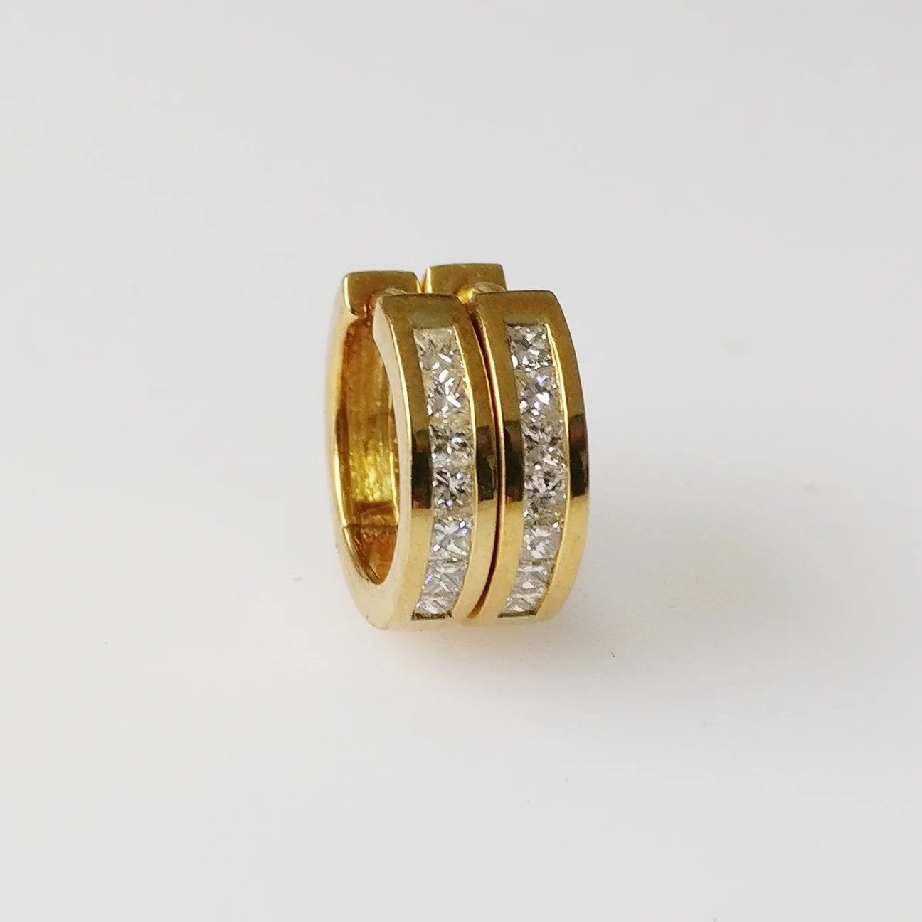 Goude oorbellen met diamanten, Ophalen of Verzenden, Nieuw, Goud, Met edelsteen