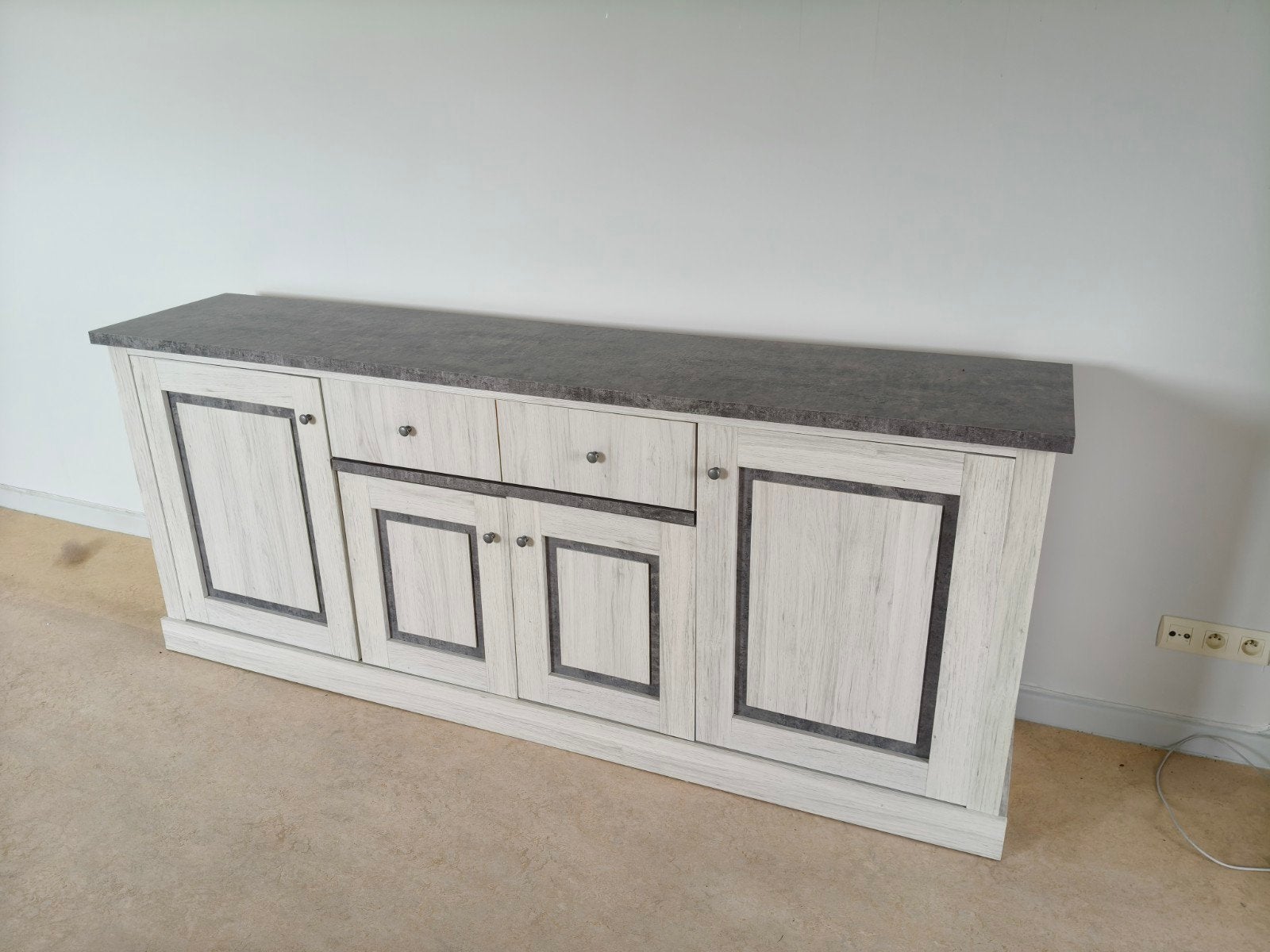 dressoir et table, Enlèvement