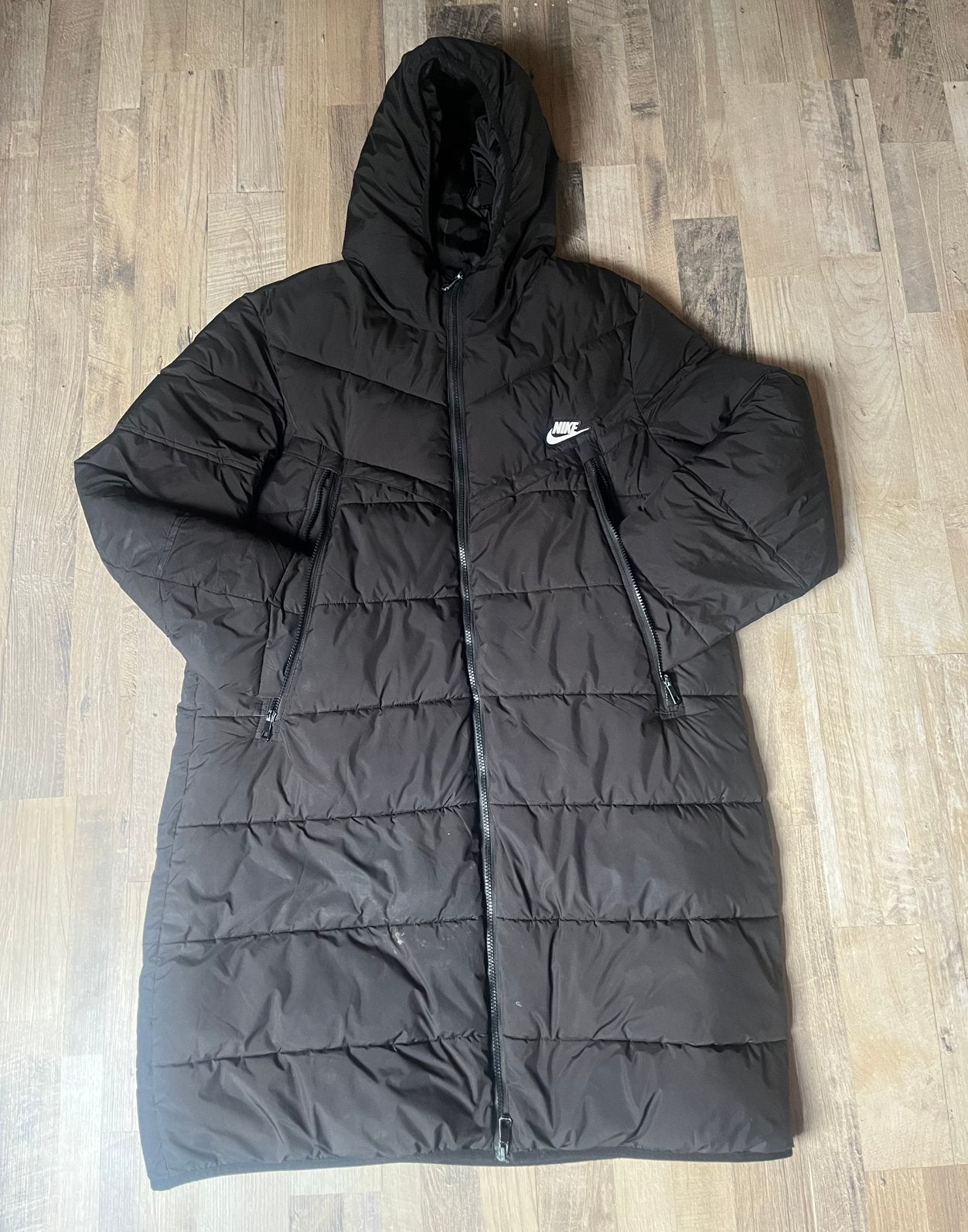 Lange nike jas, Kleding | Dames, Ophalen, Zo goed als nieuw, Maat 42/44 (L), Zwart