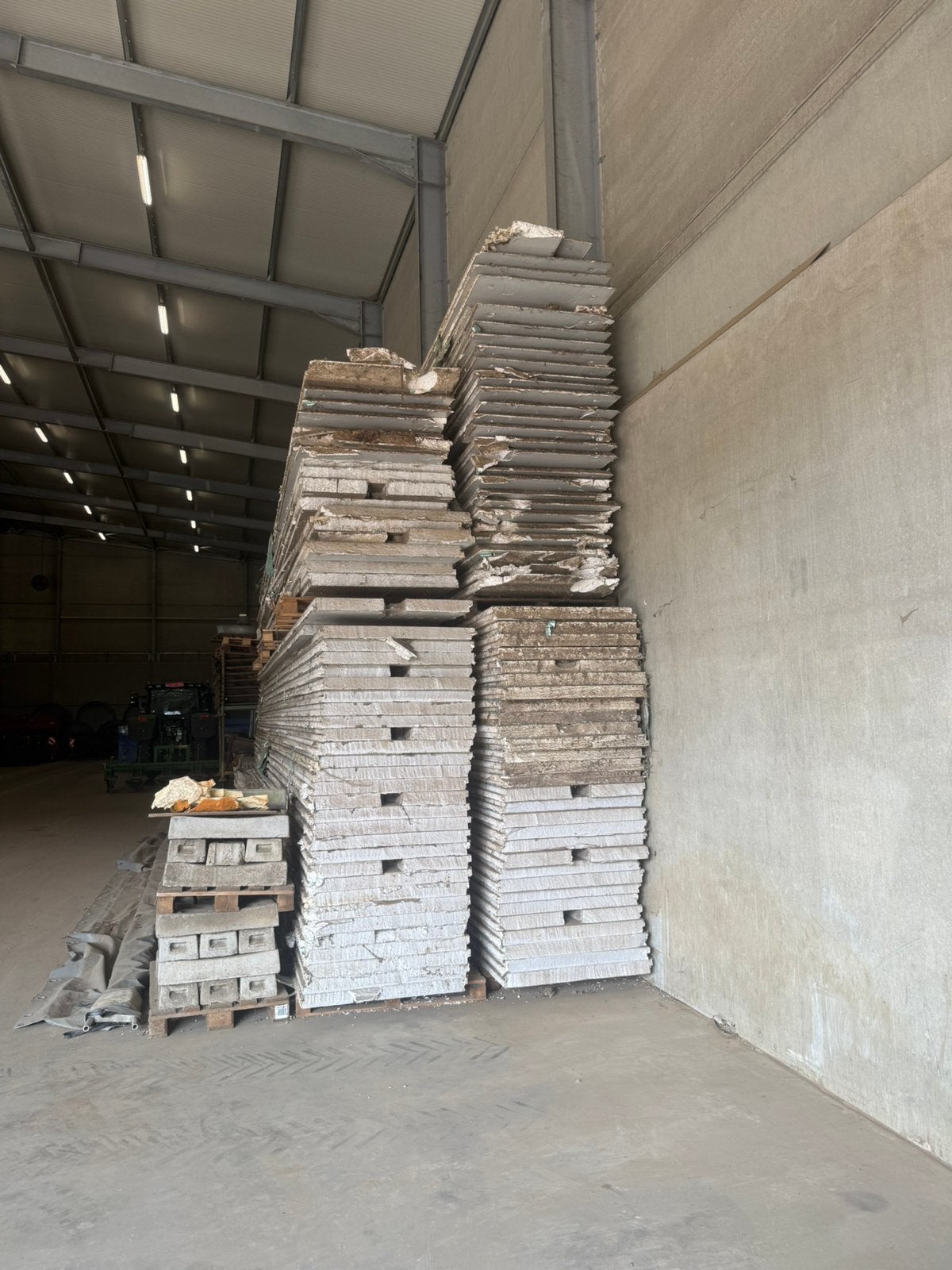 EPS platen afbraak kippenstal, Ophalen, Zo goed als nieuw