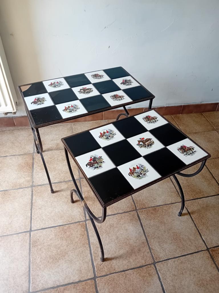 Lot de 2 tables d'appoint motif chasse, Enlèvement