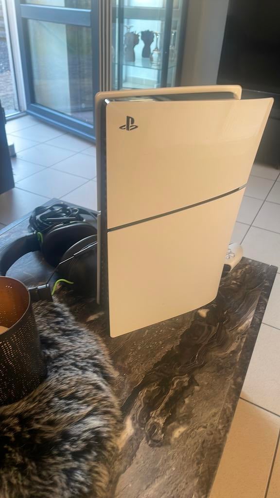 Ps5 digital + manette ( casque et cable LAN 10m offerts ), Enlèvement ou Envoi, Comme neuf, Playstation 5 Digital