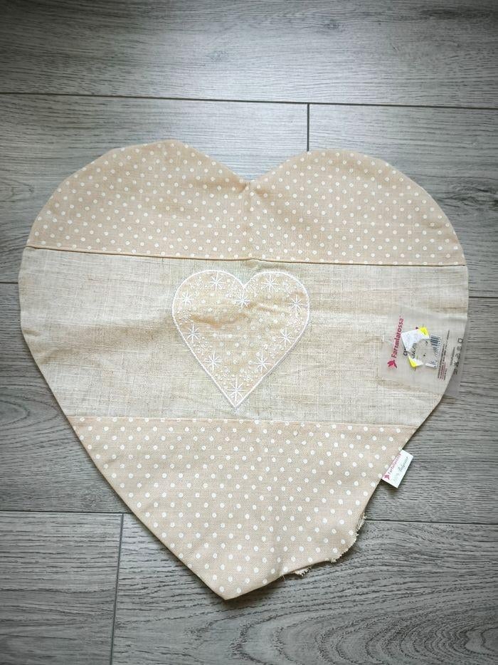 Coussin à fourrer, Enlèvement ou Envoi, Neuf, Beige, En forme de cœur